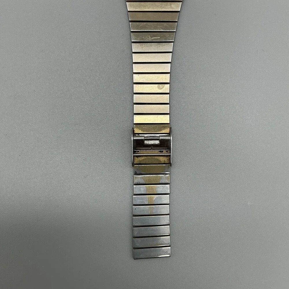 Vintage Casio DBC-610 Data Bank Mens Watch 32mm Gold Calculator Quartz Alarm